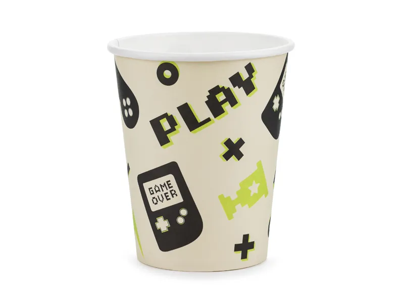 Copo de papel decorado com tema de videojogos em cores bege, preto e verde