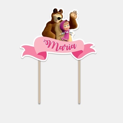 Decoração de festa com personagens Masha e o Urso e faixa com nome Maria