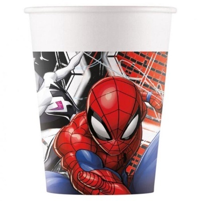 Copo de papel branco com imagem do Homem-Aranha e fundo de teia e tijolos vermelhos