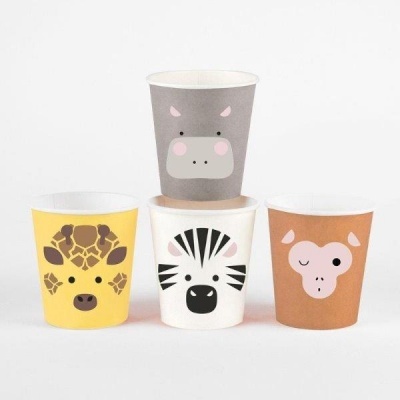 Quatro copos de papel com desenhos de animais minimalistas