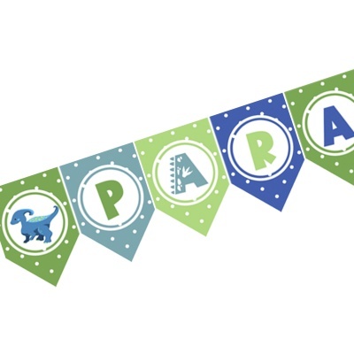 Guirlanda com bandeiras triangulares azuis e verdes com letras e dinossauros