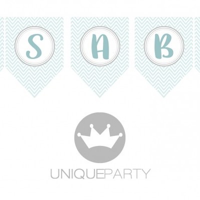 Bandeirola decorativa azul e branco com texto IT'S A BOY e elefantes