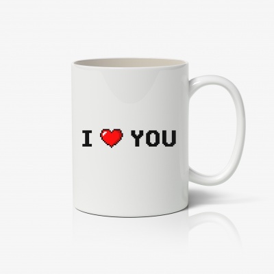 Caneca branca em cerâmica com texto 'I ❤️ YOU'