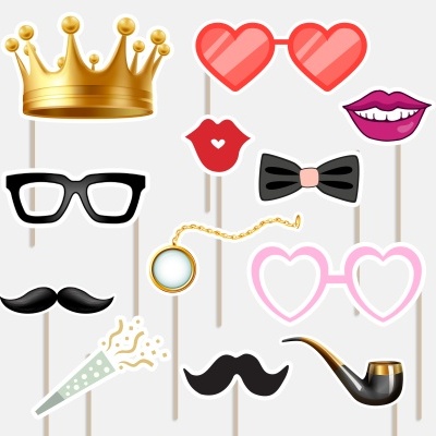 Acessórios de fotografia em papel com diversos designs coloridos em palitos