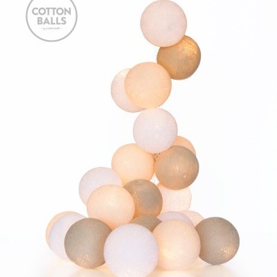 Lâmpadas decorativas em forma de bolas de algodão em cores neutras