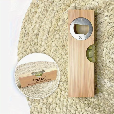 Nível de bolha de madeira com abridor de garrafas e texto para pai