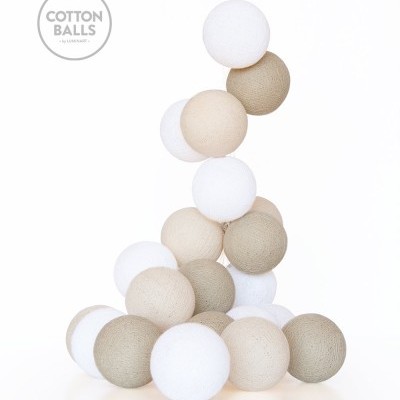 Conjunto de bolas de algodão branco, bege e castanho claro