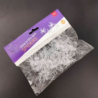 Pacote de aranhas decorativas que brilham no escuro