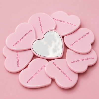 Espelhos cor-de-rosa em forma de coração com texto PERSONALIZA-ME