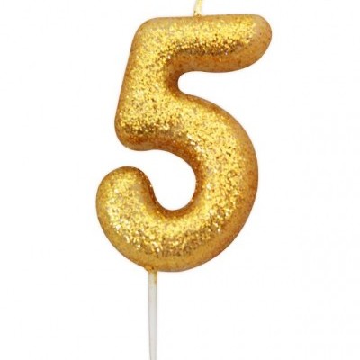 Vela dourada em forma do número 5 com glitter