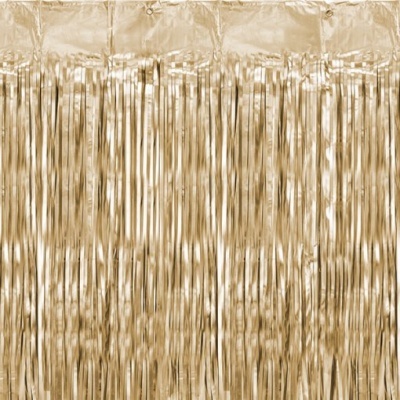 Cortina de franjas douradas metálicas brilhantes