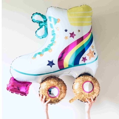 Balão gigante em forma de patim colorido