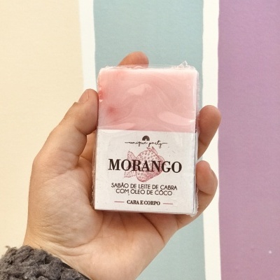 Sabonete rosa MORANGO em embalagem plástica com etiqueta branca