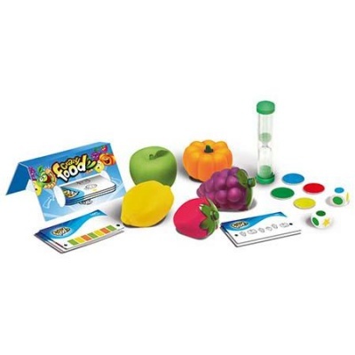 Jogo de tabuleiro com cartas, dados coloridos, ampulheta e frutas de plástico