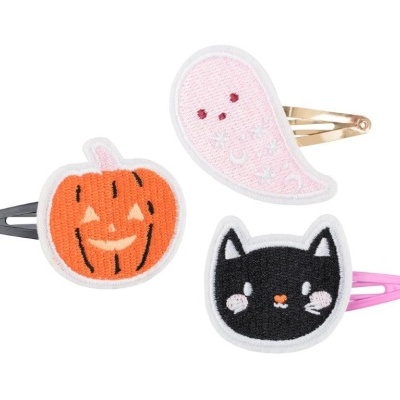 Conjunto de três presilhas de cabelo com aplicações de abóbora, fantasma e gato em tecido.