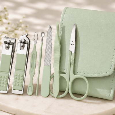 Conjunto de manicure verde claro com bolsa e ferramentas de aço inoxidável