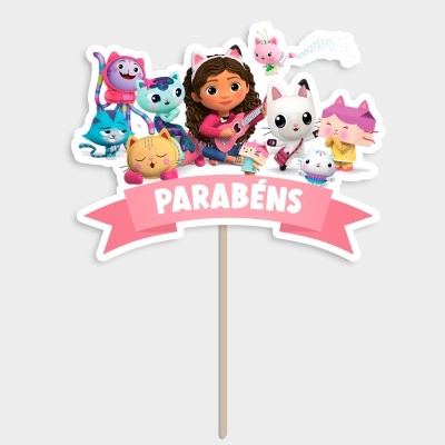 Decoração de bolo com personagens animados e banner rosa 'PARABÉNS'