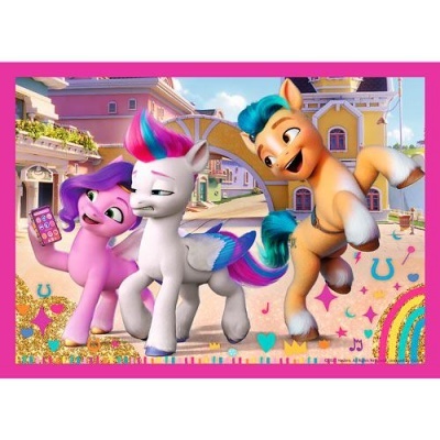 Três pónis animados coloridos num cenário de vila