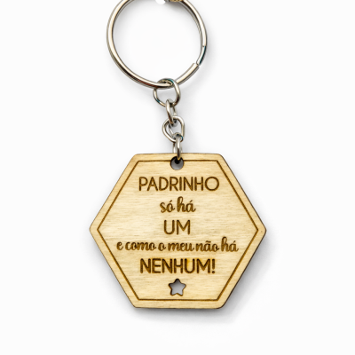 Porta-chaves de madeira hexagonal com mensagem gravada a laser