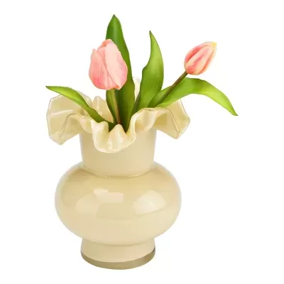 Vaso de cerâmica bege com três tulipas rosas