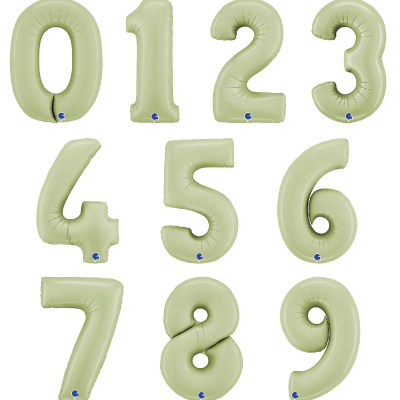 Balões verdes claros em forma dos números de 0 a 9 sobre fundo branco