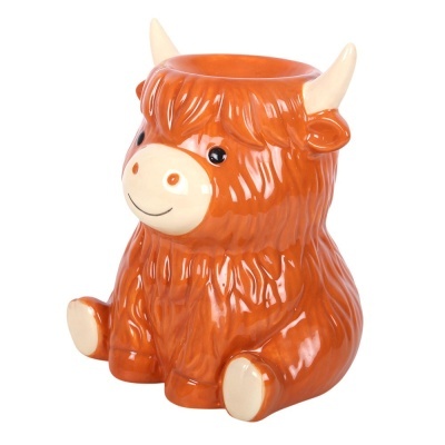 Boneco em cerâmica castanho alaranjado em forma de animal com chifres.