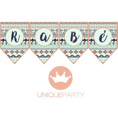 Flâmulas decorativas com a palavra PARABÉNS e desenhos de animais e tenda índia