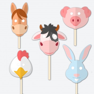 Máscaras de papel/cartolina de animais de quinta com paus para segurar.