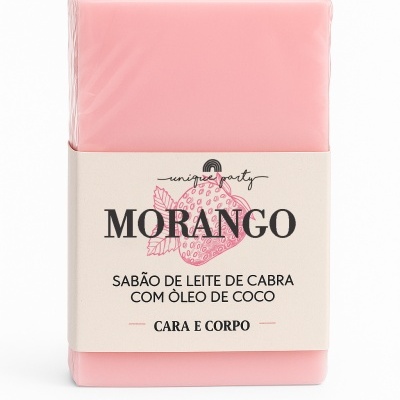 Sabonete rosa com embalagem branca e texto morango e ingredientes visíveis