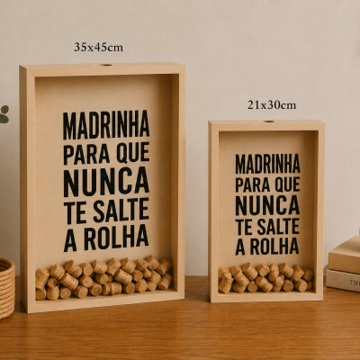 Quadros de madeira com rolhas e texto para madrinha
