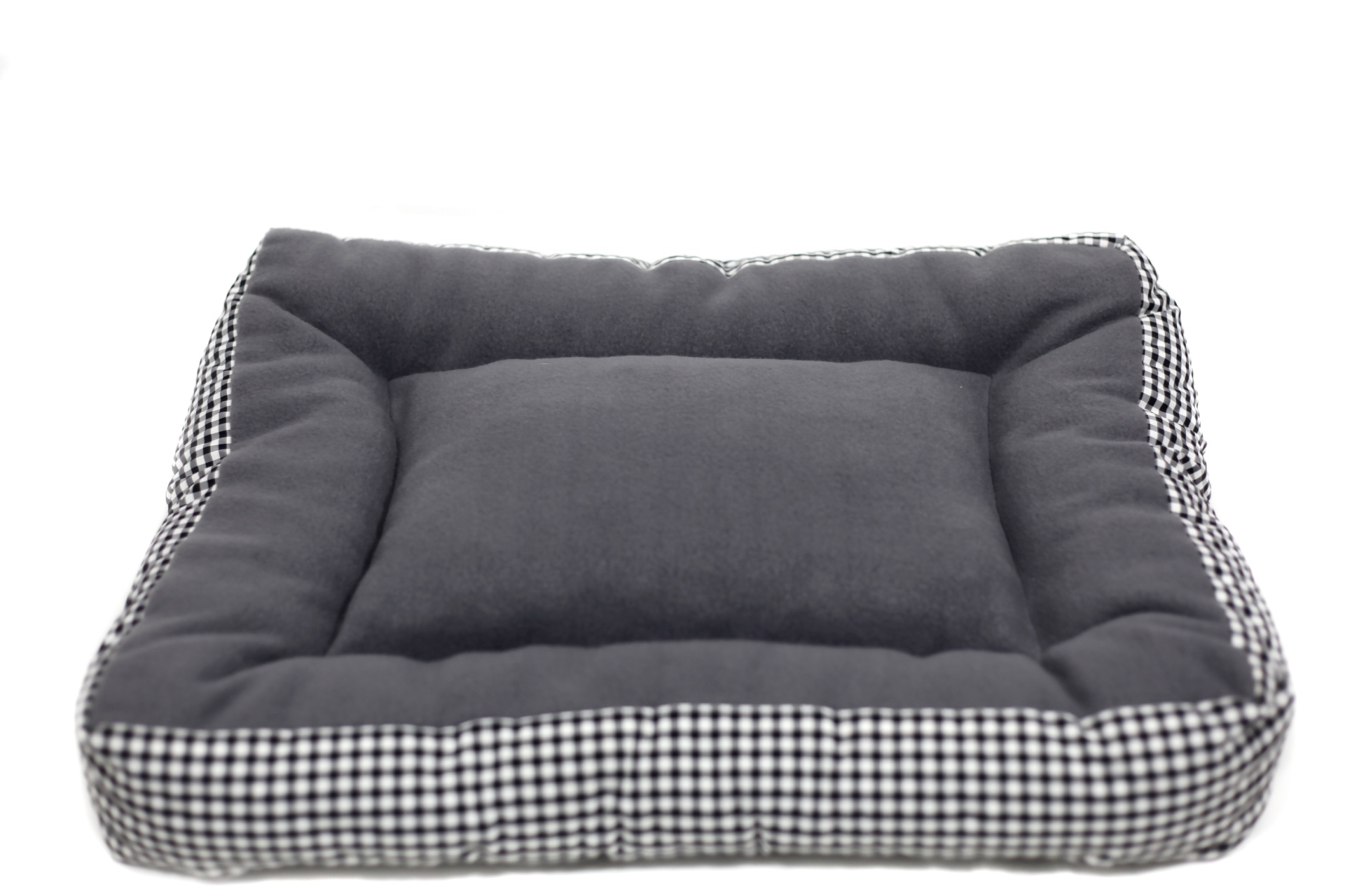 Cama PET Leroy Merlin Portugal Cama para animal doméstico cinzenta com laterais xadrez preto e branco