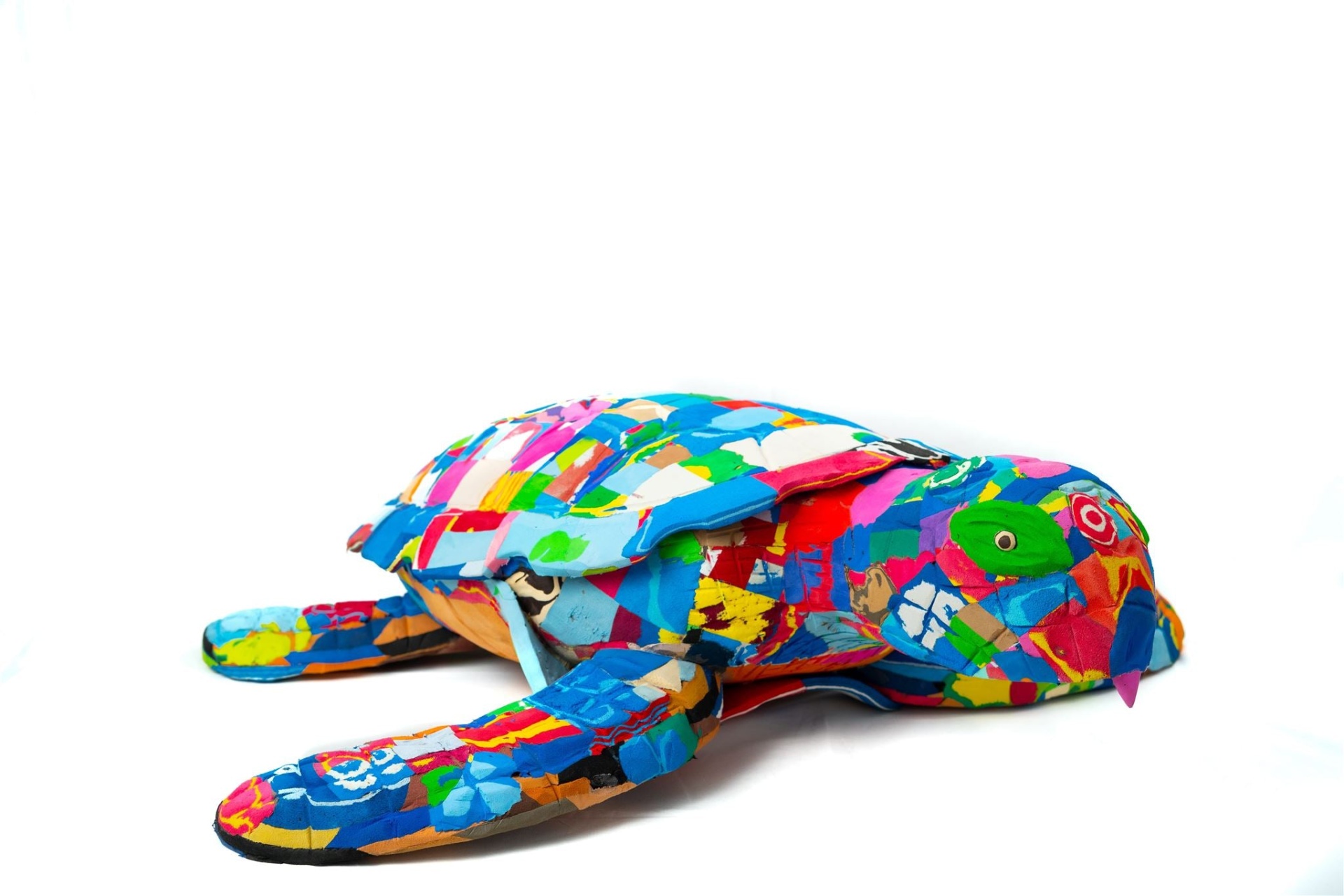 Tartaruga XXL Figura de tartaruga colorida em tecido com padrões geométricos