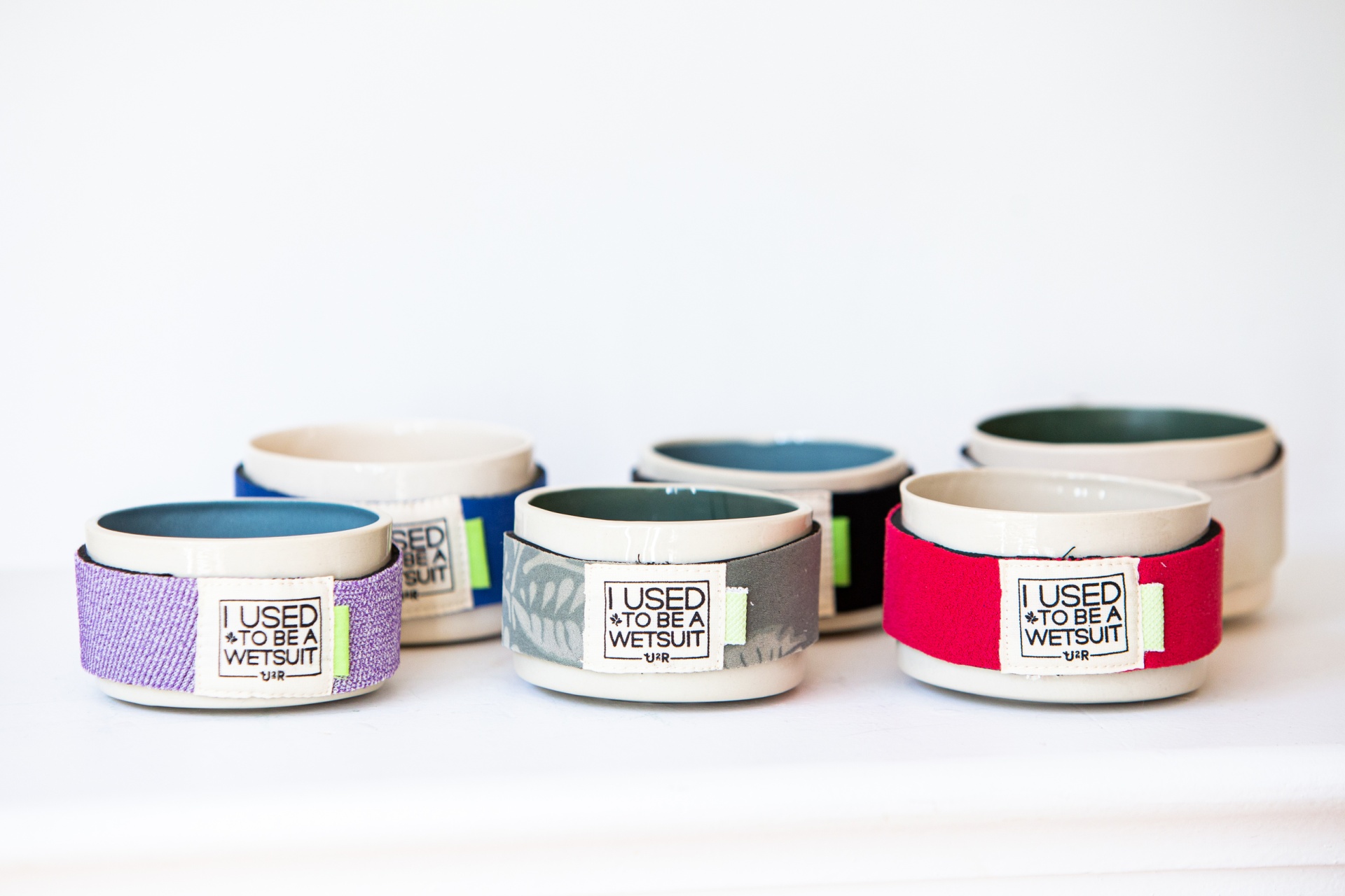 Sleeves no waste Pulseiras de tecido com etiquetas 'I USED TO BE A WETSUIT SURF'