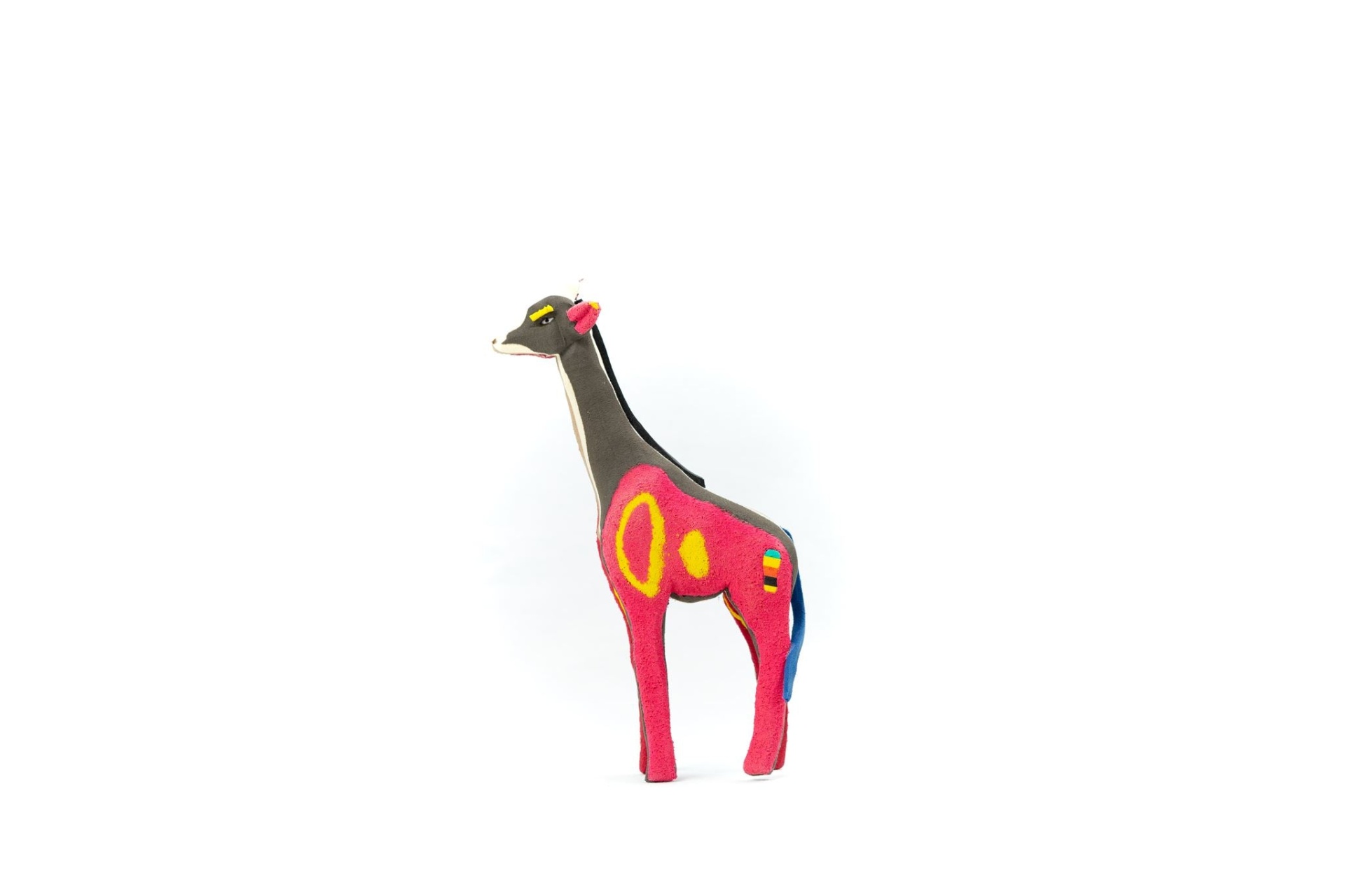 Girafa S Girafa decorativa em tecido colorido sobre fundo branco