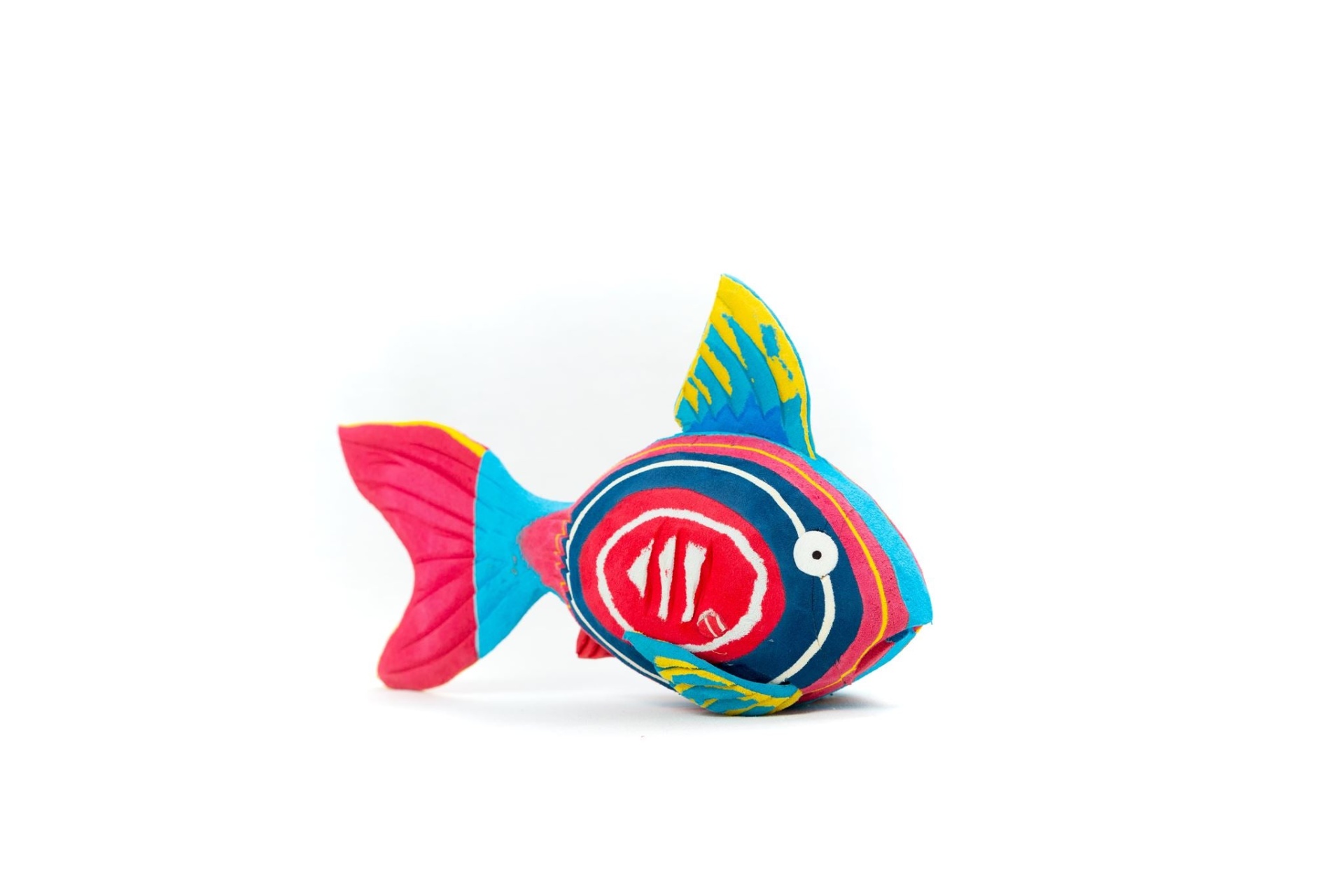 Peixe de Recife M Peixe de tecido colorido com padrão listrado azul, vermelho, branco, amarelo e rosa