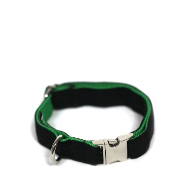 Coleira para animal preto e verde com fivela metálica prateada