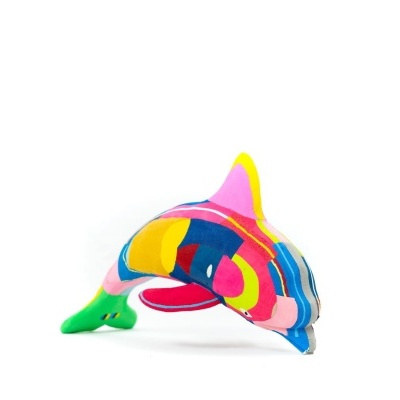 Almofada golfinho colorida em fundo branco