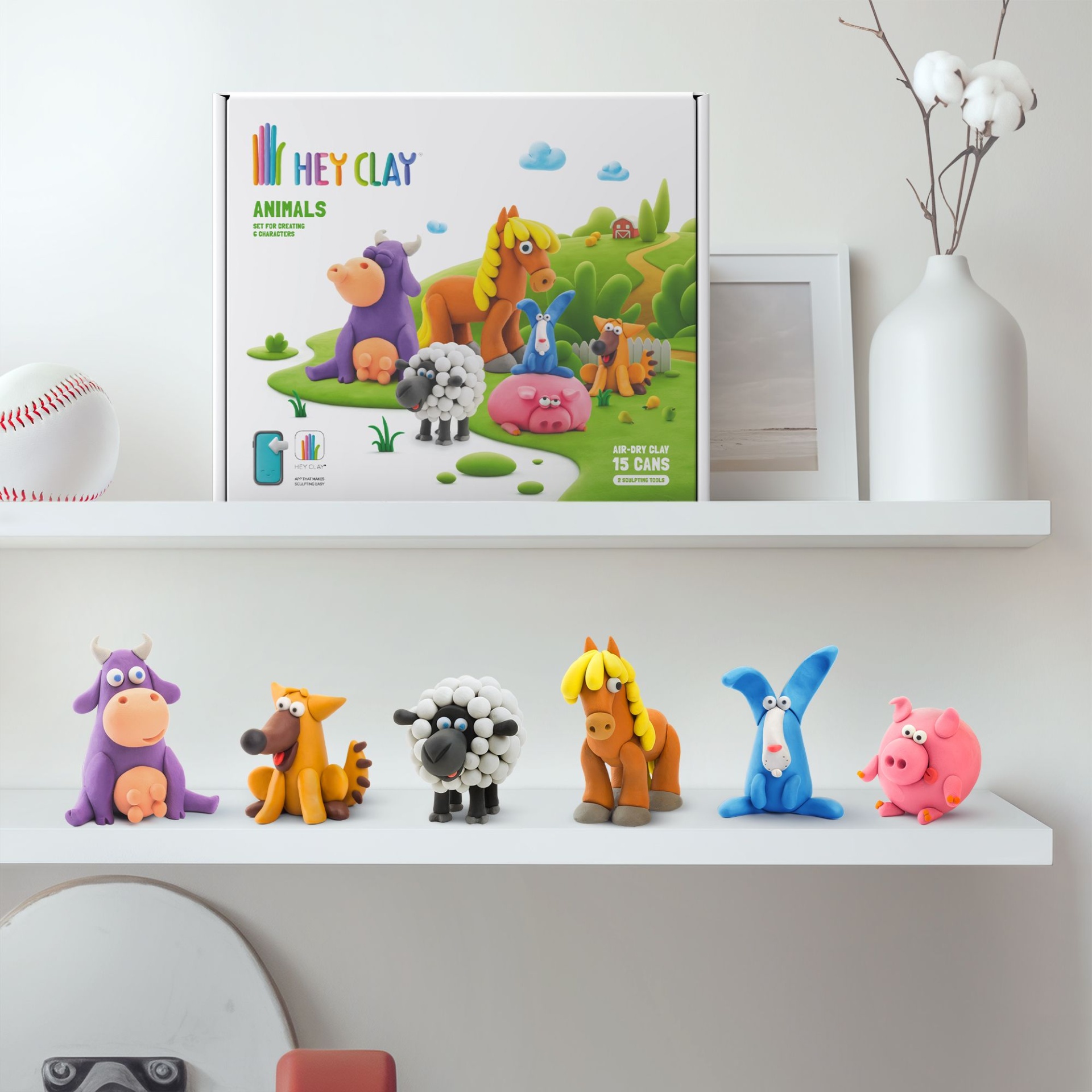 Kit de modelagem HEY CLAY ANIMALS com figuras de animais em argila na prateleira branca