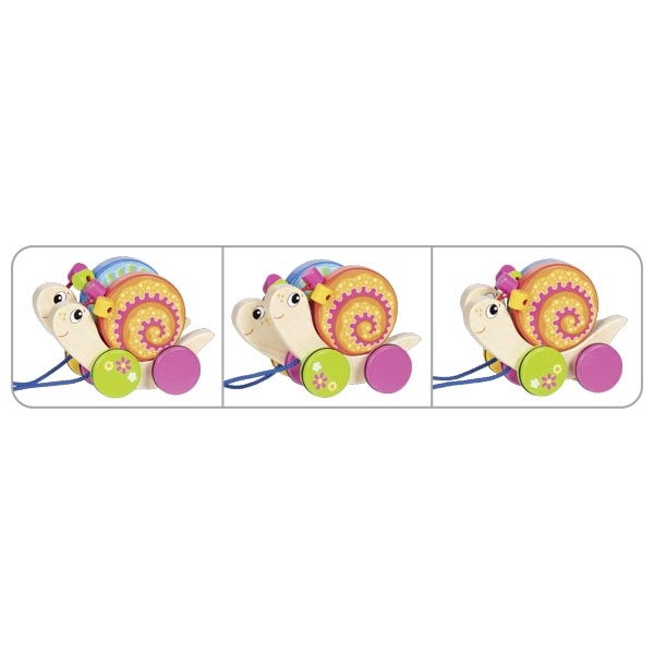 Brinquedo de caracol em madeira colorida com rodas e corda para puxar