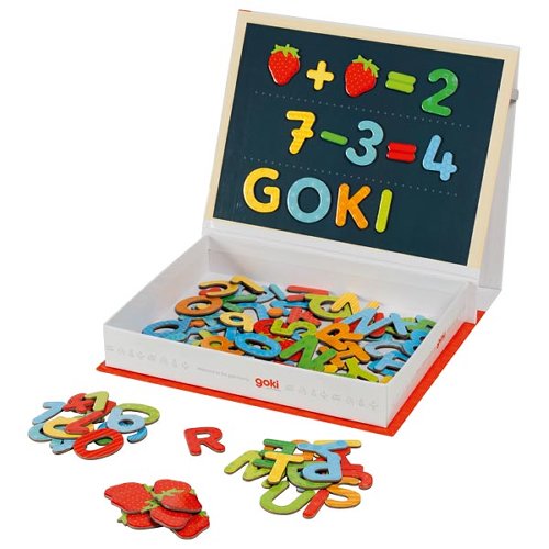 Quadro educativo de madeira com letras e números coloridos e frutas de morango magnéticas