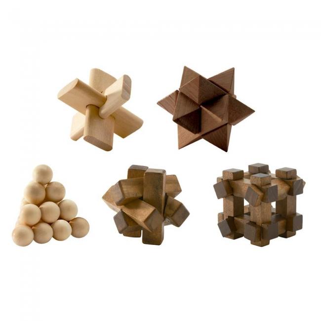 Quebra-cabeças de madeira em diferentes formas geométricas e tons