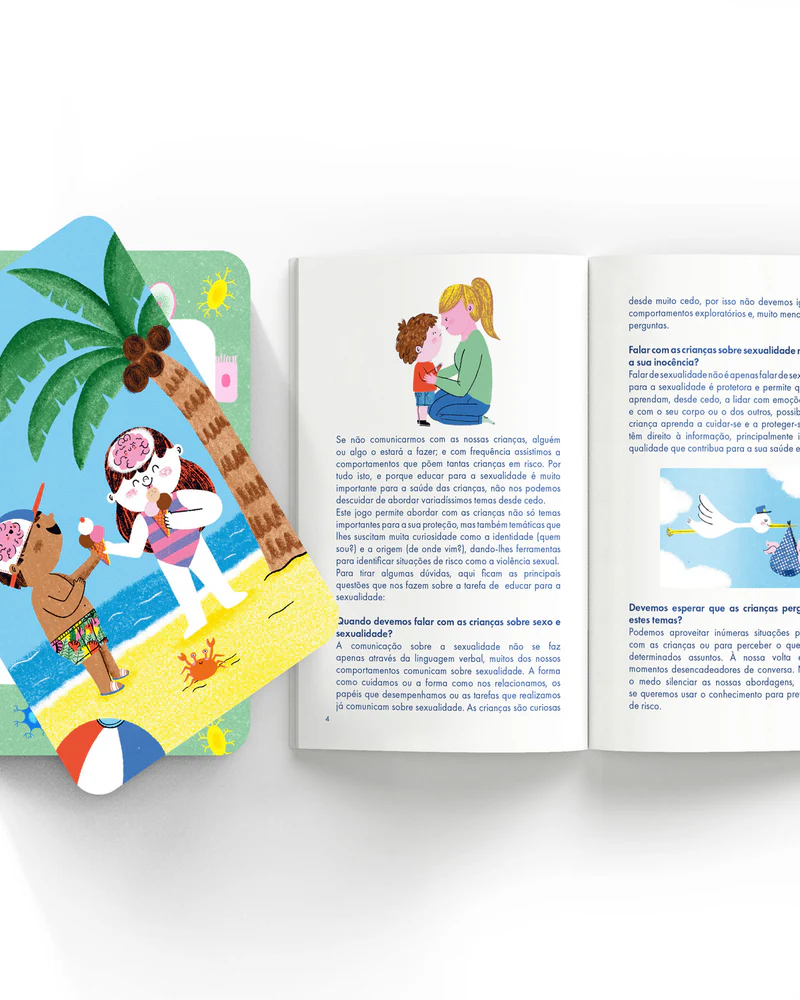 Livro infantil aberto com texto em português e ilustrações coloridas de verão e crianças na praia