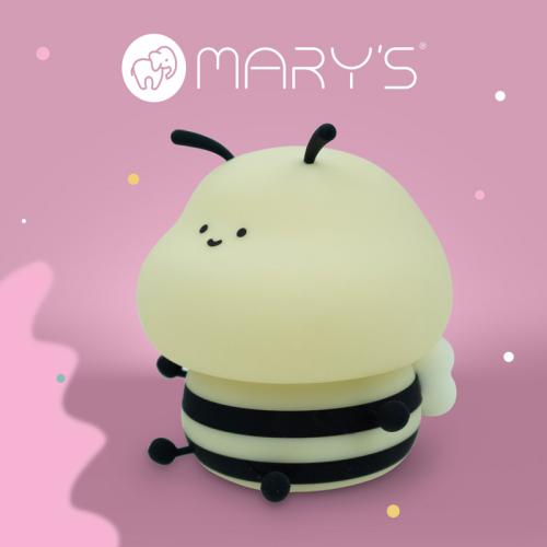 Figura de abelha amarela e preta em fundo rosa com texto Marys