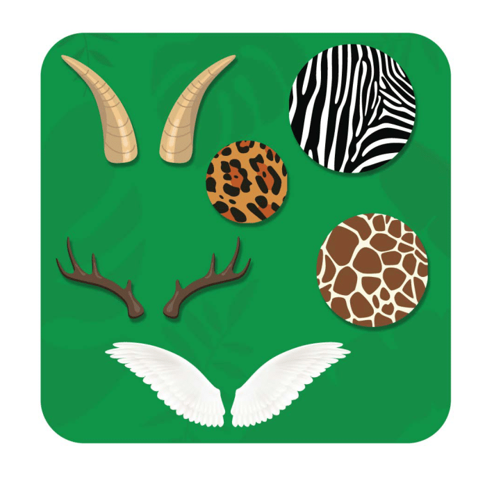 Crochês decorativos com padrões animais e chifres sobre fundo verde