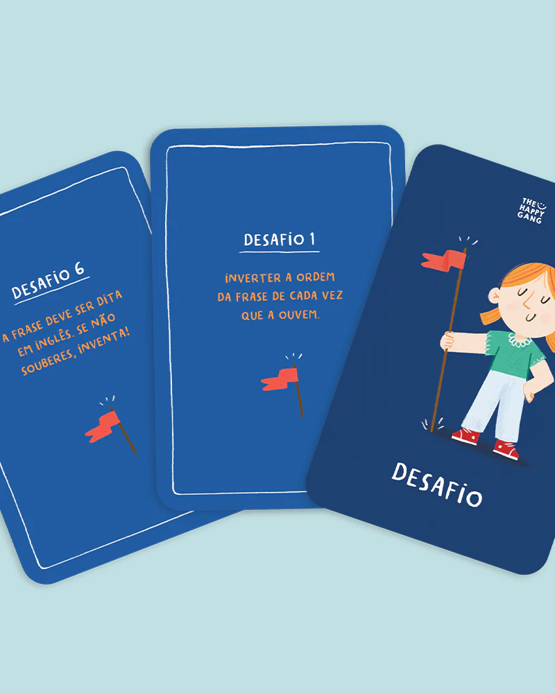 Cartas azuis de jogo de desafios com texto em português e ilustração de criança com bandeira