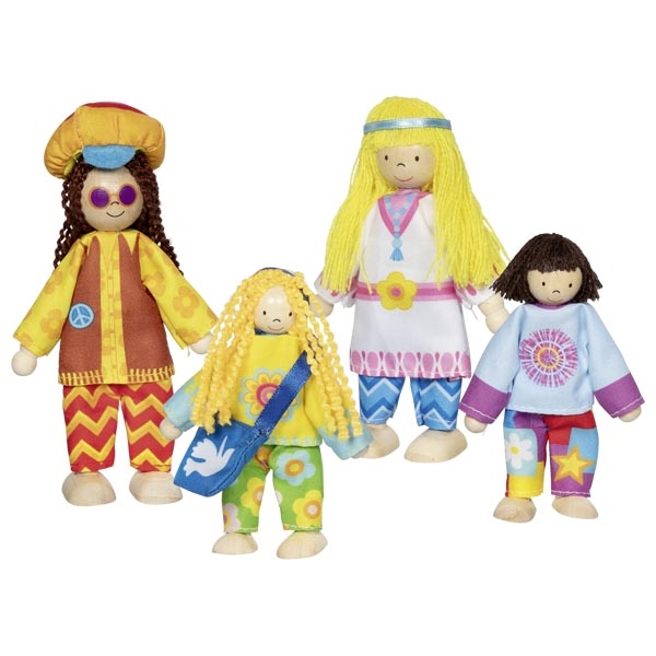 Quatro bonecas de pano coloridas com diferentes roupas e penteados