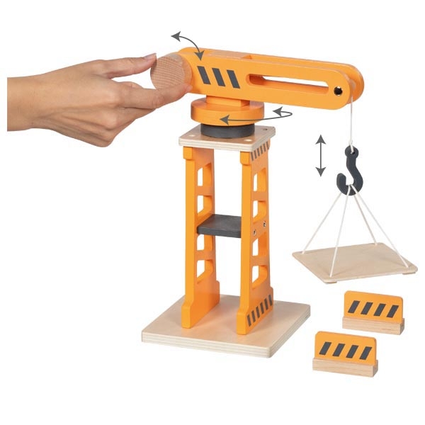 Guindaste de brinquedo de madeira laranja com gancho e duas barreiras amarelas