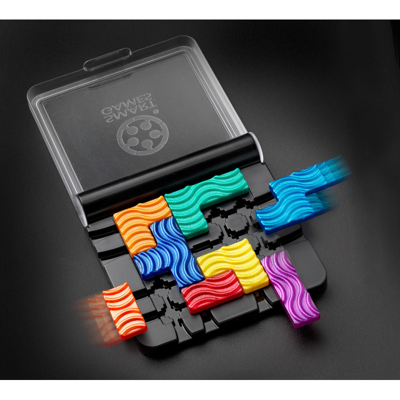 Jogo de puzzle de plásticos coloridos em caixa preta transparente