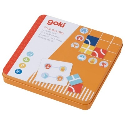 Caixa de metal laranja e branca do jogo goki Finde den Weg