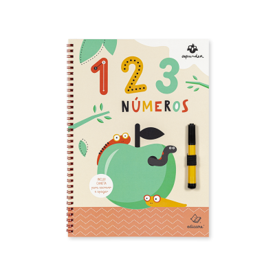Caderno de números com capa ilustrada e caneta amarela presa